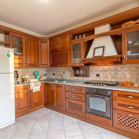 Villa Garden Spacious With A Private Garden In The Heart Of Alghero