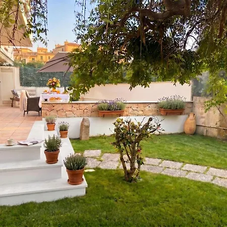 Garden Spacious With A Private Garden In The Heart Of *