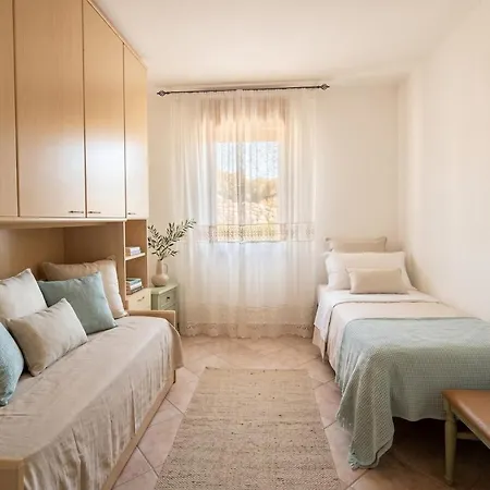 Vila Garden Spacious With A Private Garden In The Heart Of