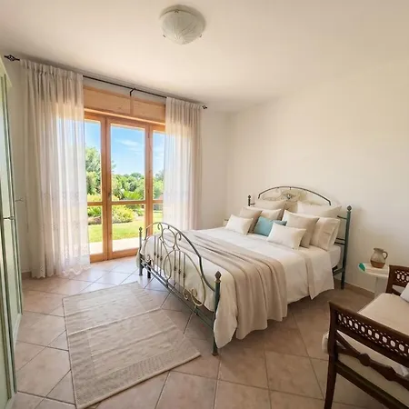 Villa Garden Spacious With A Private Garden In The Heart Of Alghero