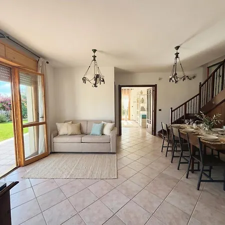 Garden Spacious With A Private Garden In The Heart Of Vila *