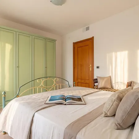 Garden Spacious With A Private Garden In The Heart Of Vila *