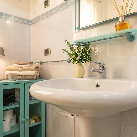 Garden Spacious With A Private Garden In The Heart Of