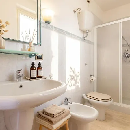 Vila Garden Spacious With A Private Garden In The Heart Of