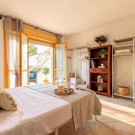 Vila Garden Spacious With A Private Garden In The Heart Of Alghero