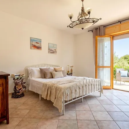 Garden Spacious With A Private Garden In The Heart Of Vila *