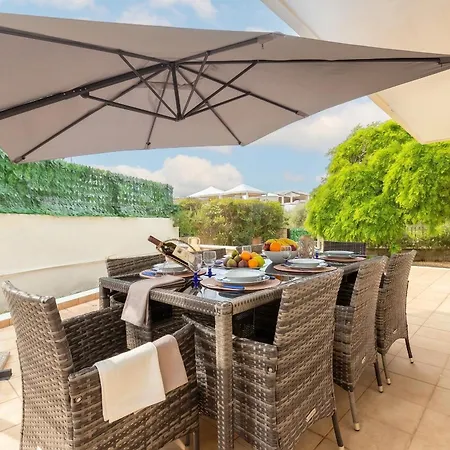 Garden Spacious With A Private Garden In The Heart Of Vila Alghero