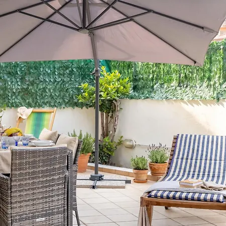 Garden Spacious With A Private Garden In The Heart Of Vila Alghero