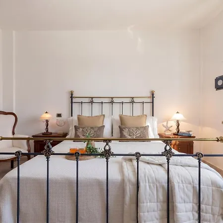 Garden Spacious With A Private Garden In The Heart Of Alghero