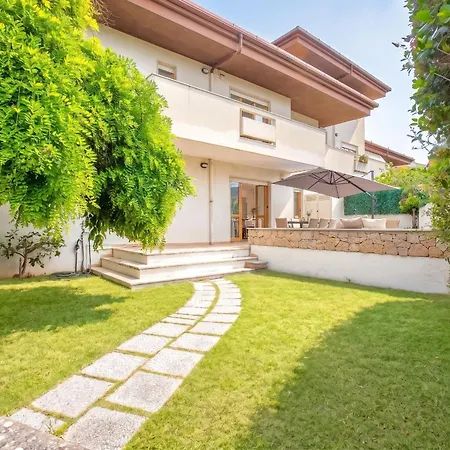 Garden Spacious With A Private Garden In The Heart Of Alghero